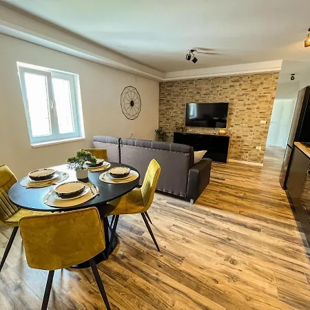 Golden Elio Apartment Pula Exterior photo
