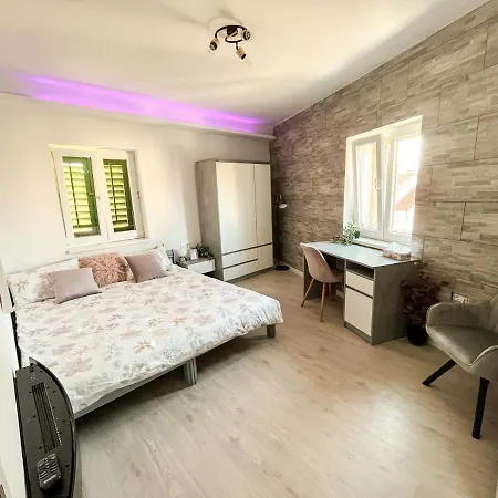 Golden Elio Apartment Pula Exterior photo
