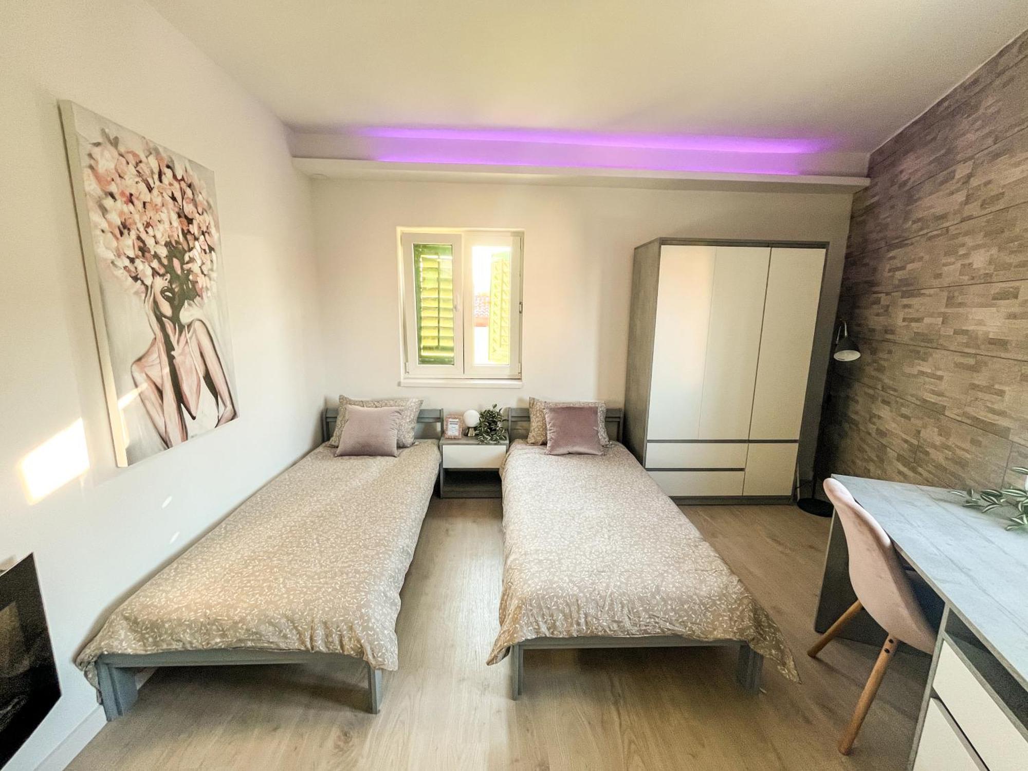 Golden Elio Apartment